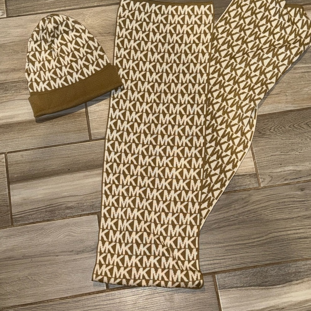 Michael Kors MK Logo Beanie and Scarf Set